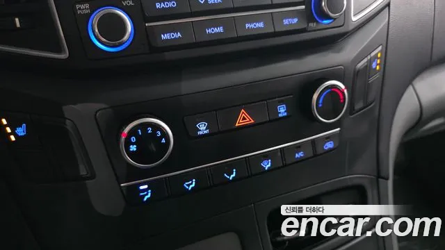 Hyundai Starex — фото 16