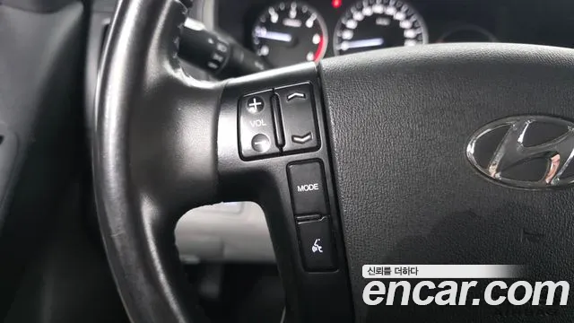 Hyundai Starex — фото 18