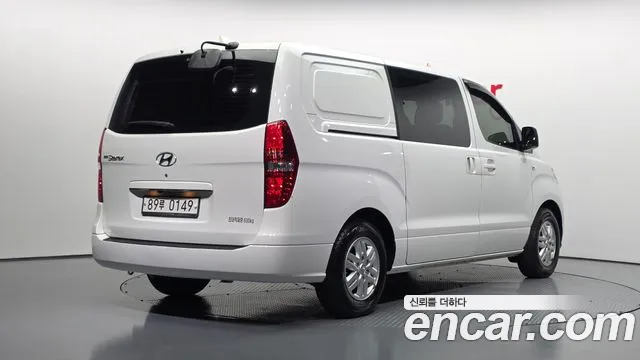 Hyundai Starex — фото 2