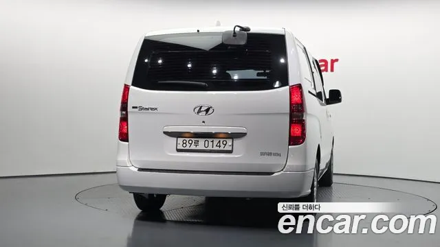 Hyundai Starex — фото 4
