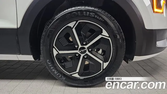 Kia Niro — фото 21