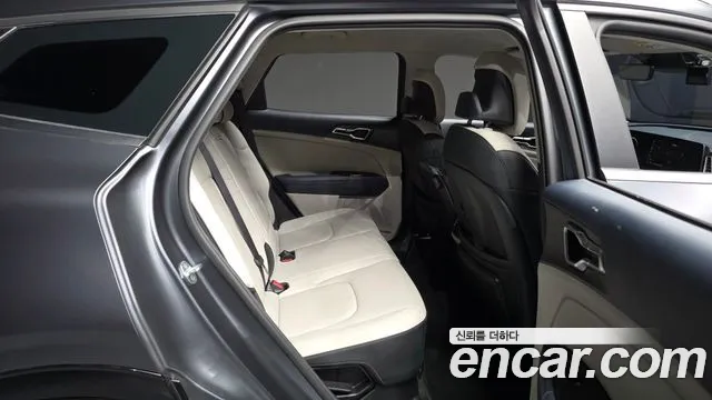 Kia Sportage — фото 12