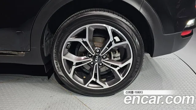 Kia Sportage — фото 21