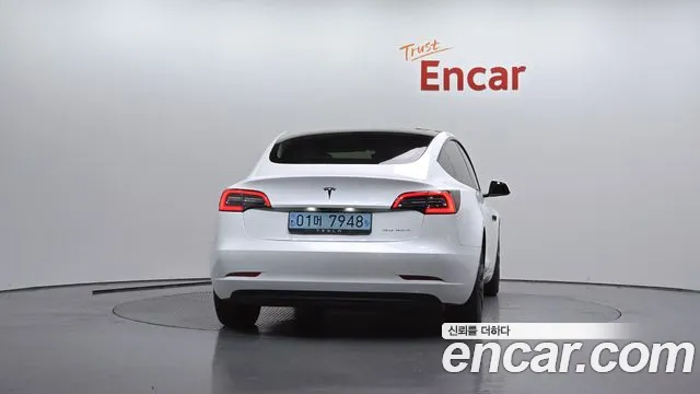 Tesla Model 3 — фото 3