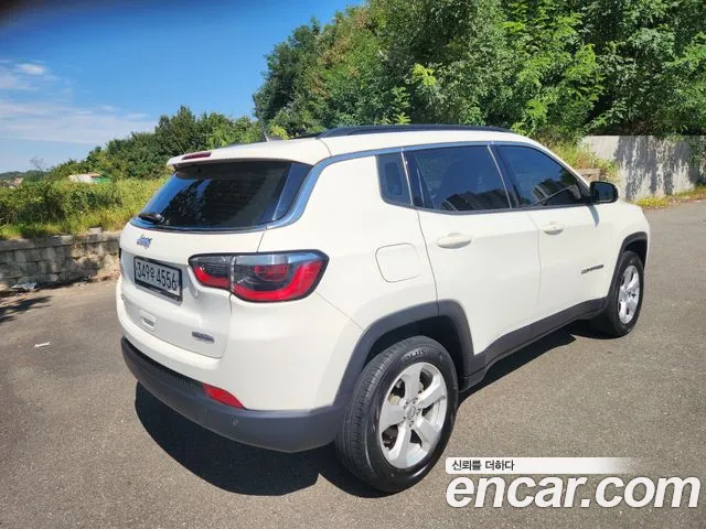 Jeep Compass — фото 6