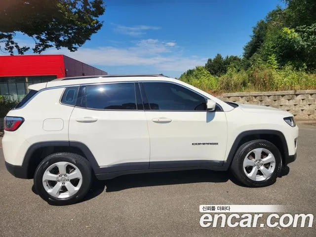 Jeep Compass — фото 7