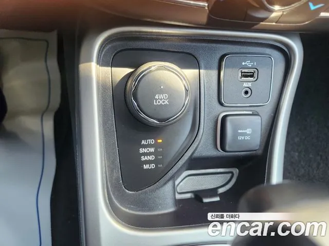 Jeep Compass — фото 10
