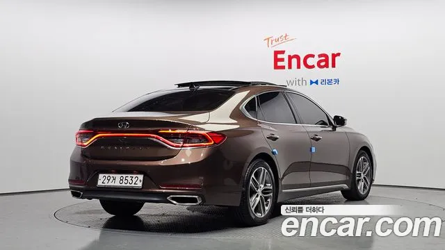 Hyundai Grandeur — фото 1