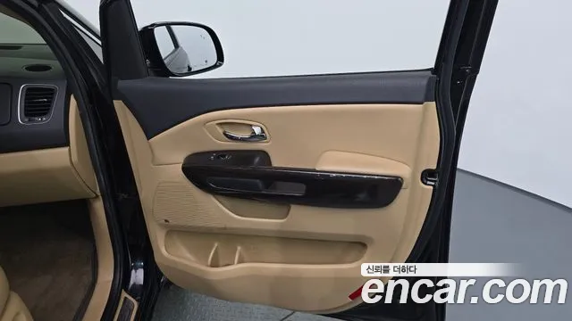 Kia Carnival — фото 25