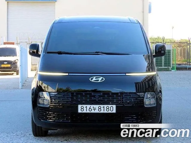 Hyundai Staria — фото 1