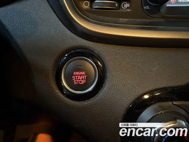 Kia Sorento — фото 16