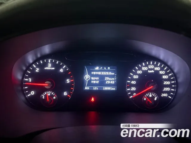 Kia Sorento — фото 8