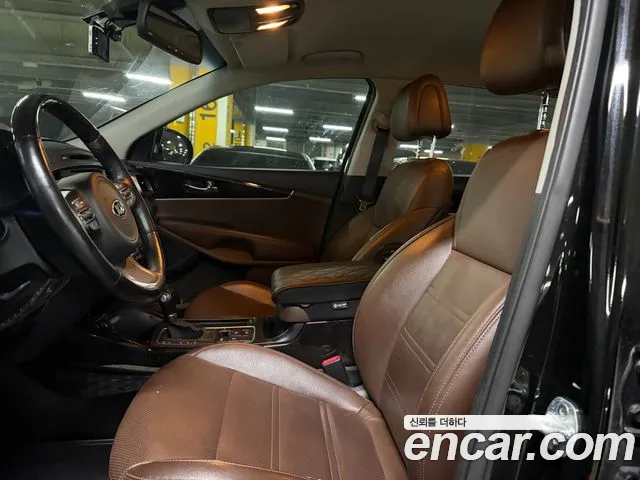 Kia Sorento — фото 10