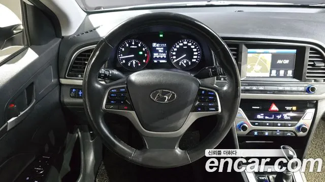 Hyundai Avante — фото 13