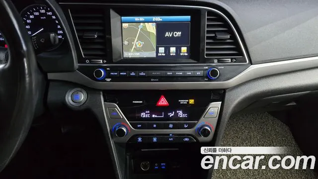 Hyundai Avante — фото 14