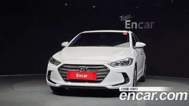 Hyundai Avante — фото 3