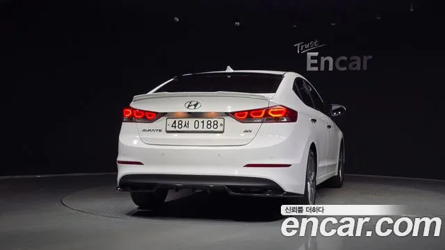 Hyundai Avante — фото 4