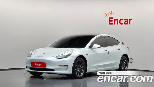 Tesla Model 3 — фото 1