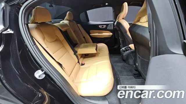 Volvo S60 — фото 11