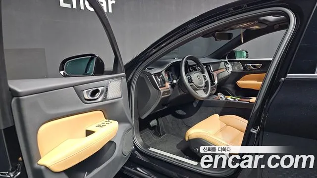 Volvo S60 — фото 10