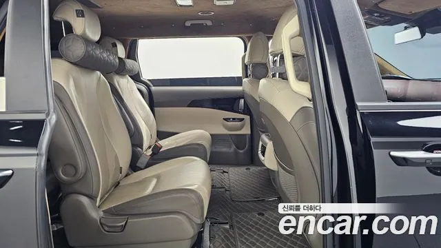Kia Carnival — фото 12