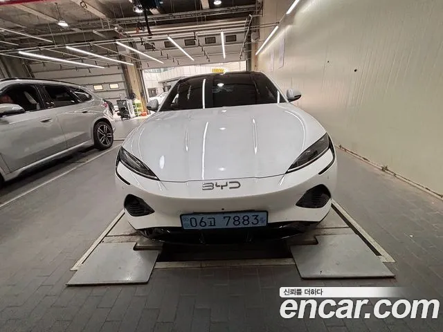 BYD Seal — фото 1