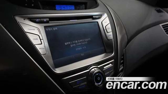 Hyundai Avante — фото 15