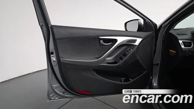 Hyundai Avante — фото 24
