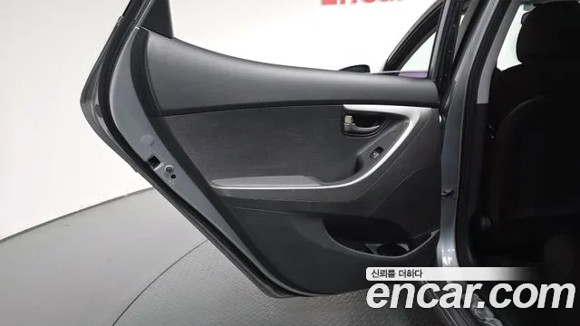 Hyundai Avante — фото 25