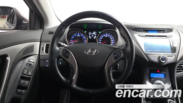 Hyundai Avante — фото 12
