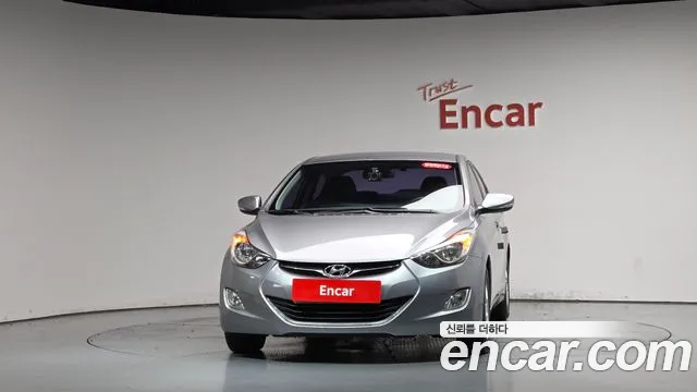 Hyundai Avante — фото 2