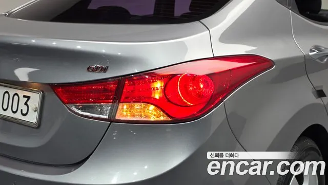 Hyundai Avante — фото 23