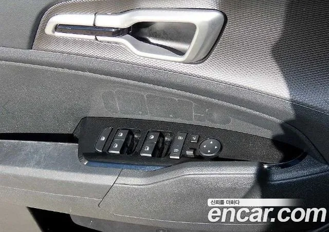 Kia Sportage — фото 11