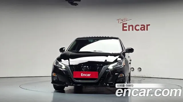 Nissan Altima — фото 2