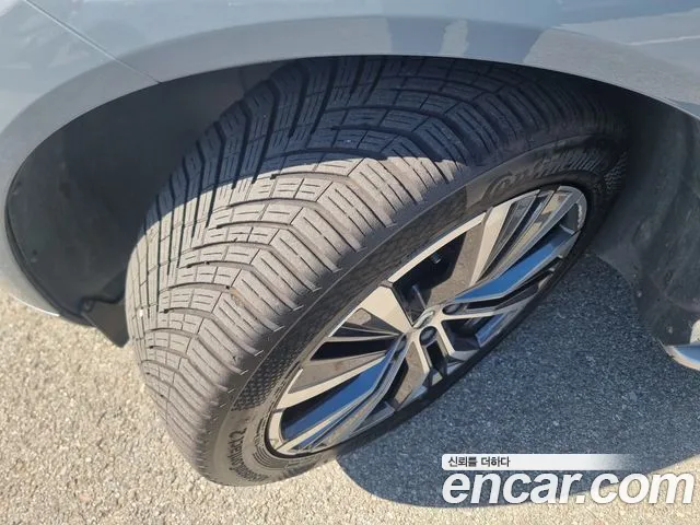 Volvo XC60 — фото 20
