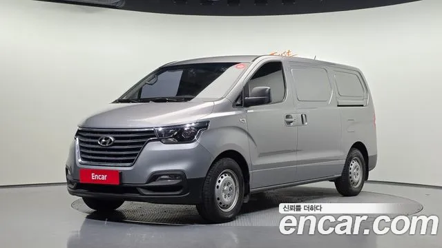 Hyundai Starex — фото 1