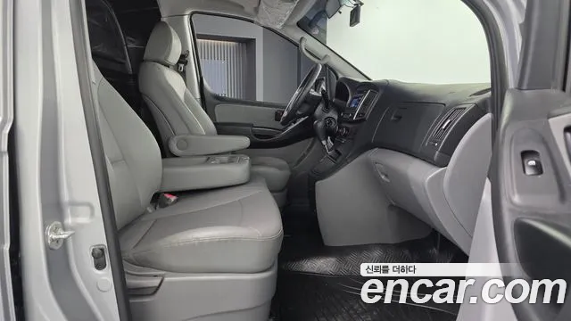 Hyundai Starex — фото 11