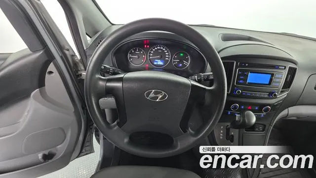 Hyundai Starex — фото 13