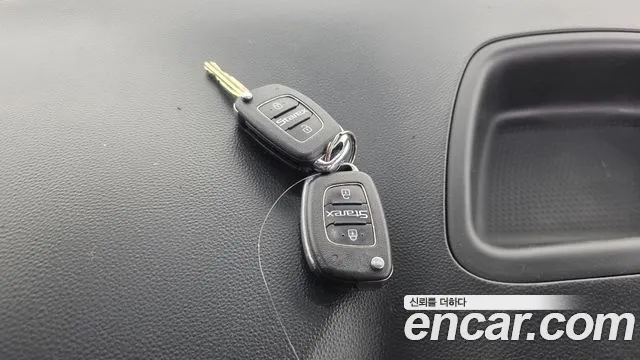 Hyundai Starex — фото 18