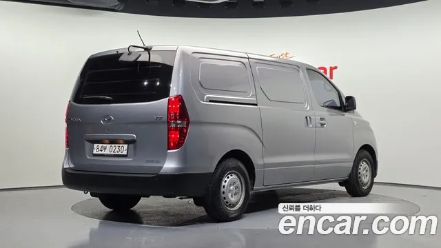 Hyundai Starex — фото 2