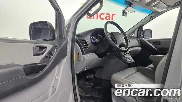 Hyundai Starex — фото 10