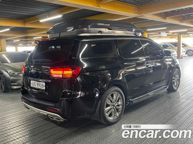 Kia Carnival — фото 4