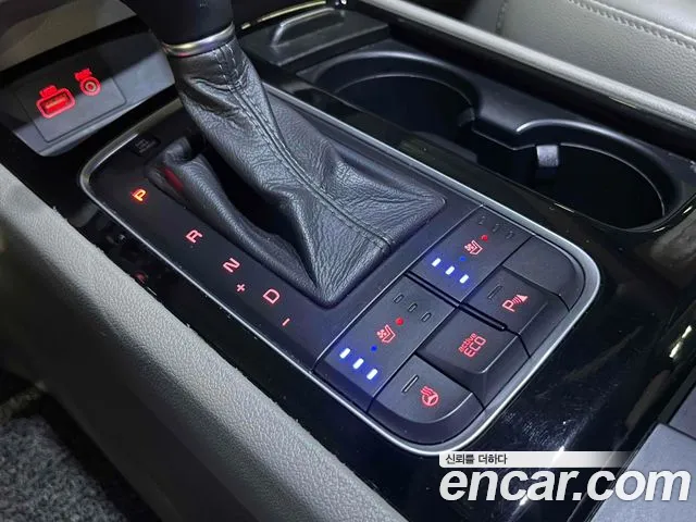Kia Carnival — фото 10