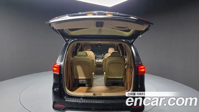 Kia Carnival — фото 20