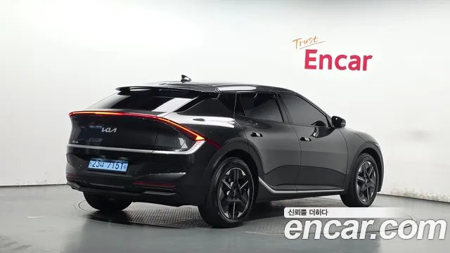 Kia EV6 — фото 2