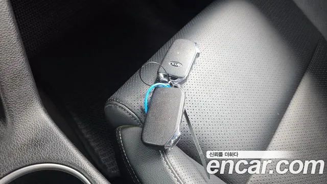 Kia Sportage — фото 14