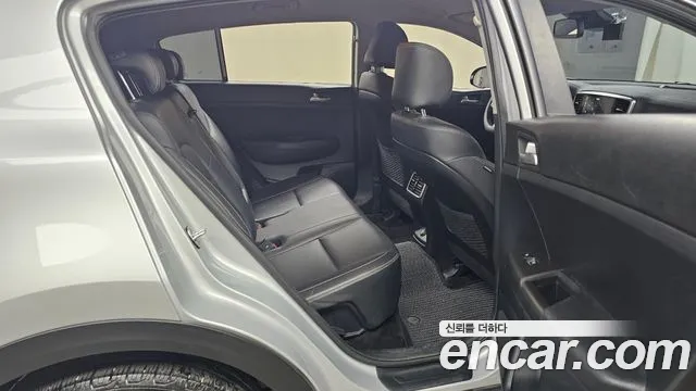 Kia Sportage — фото 10