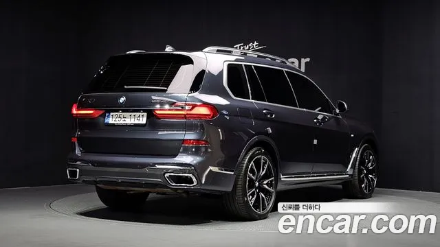 BMW X7 — фото 2