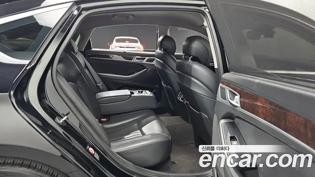 Hyundai Genesis — фото 11