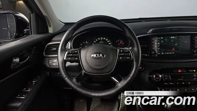 Kia Sorento — фото 12